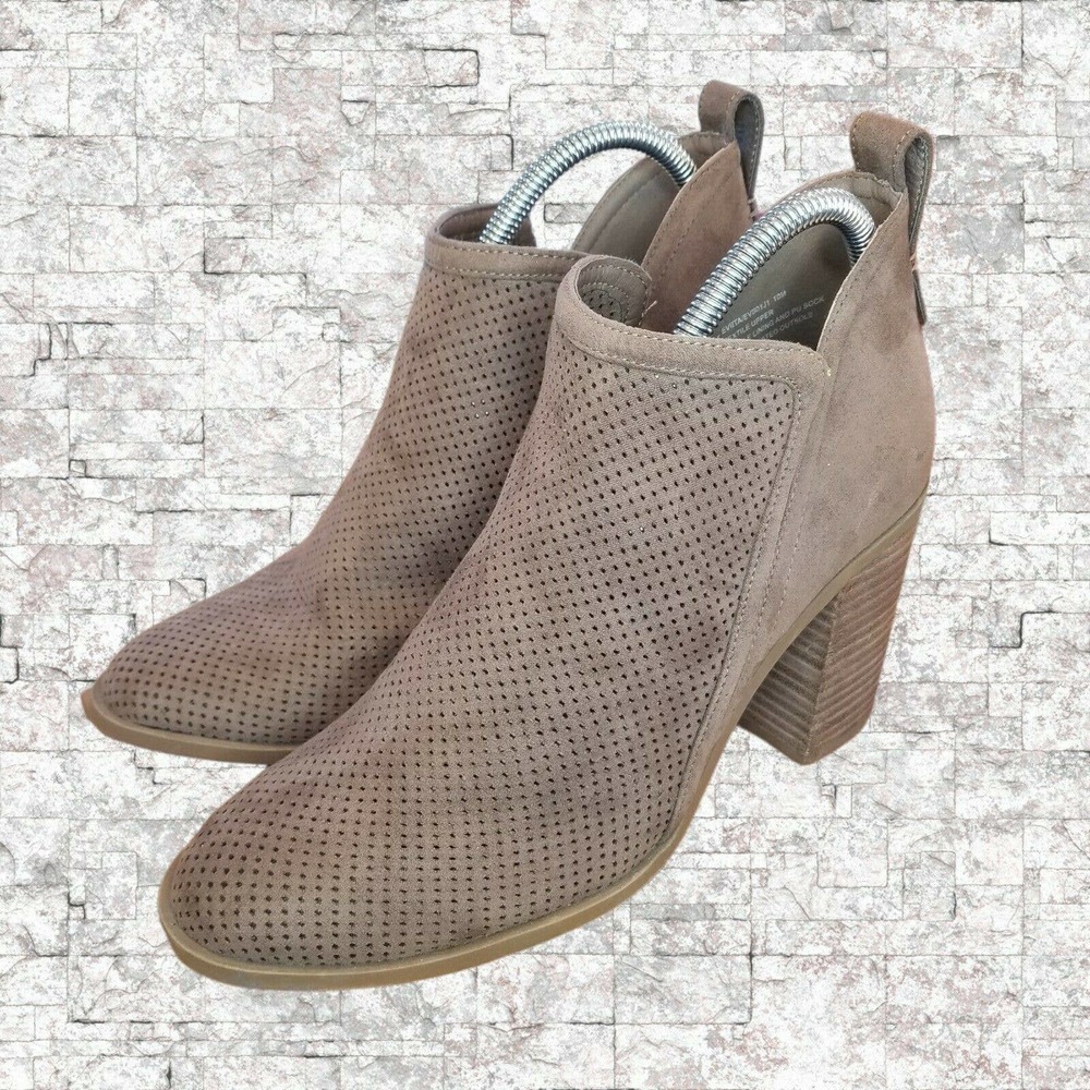 Madden Girl Evita 10M taupe brown heeled bootie